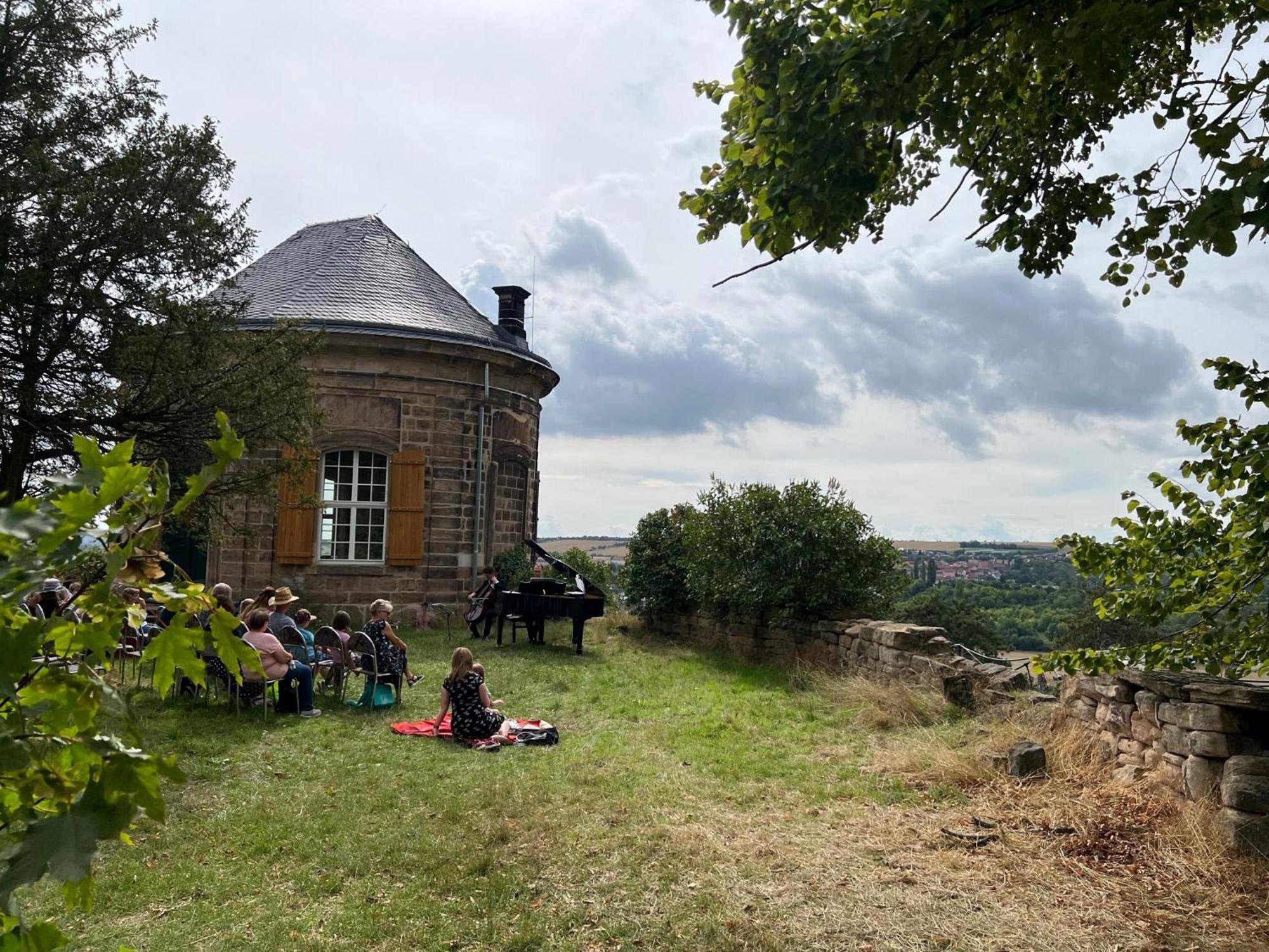 Schloss Zingst Кверфурт Экстерьер фото